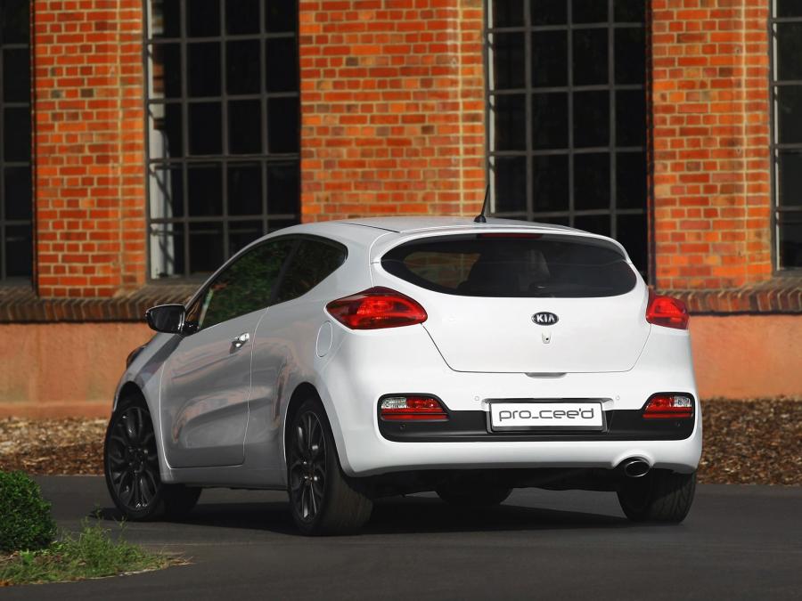 Kia pro_cee&rsquo;d 2013 года  (фото 42 из 51)